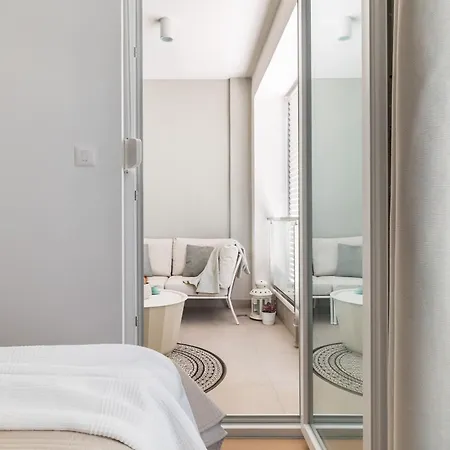 Boutique Soft Tones With Balcony And Secured Garage * Сплит
