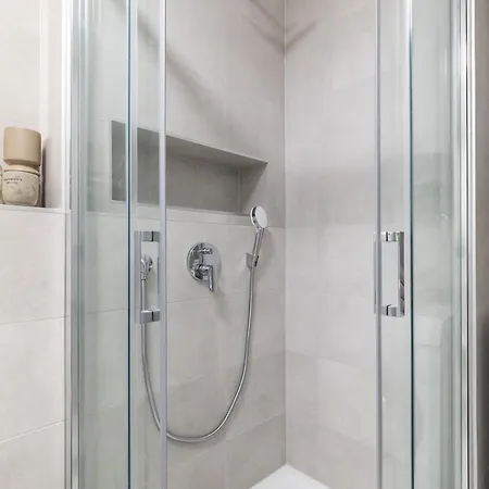 Apartment Boutique Soft Tones With Balcony And Secured Garage *