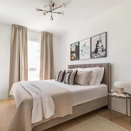 Boutique Soft Tones With Balcony And Secured Garage Апартаменты *