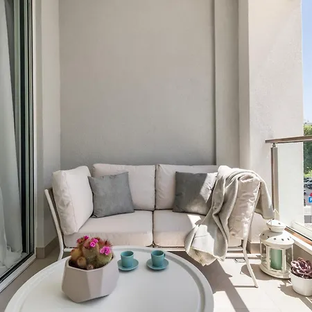 Boutique Soft Tones With Balcony And Secured Garage Апартаменты Сплит