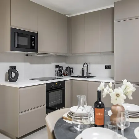 Apartment Boutique Soft Tones With Balcony And Secured Garage Split